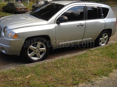 Foto venta carro usado Jeep Cherokee Limited 4x2 (2007) color Gris Pirineos precio u$s4.700