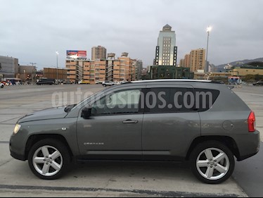 foto Jeep Compass 2.4L Limited 4x4 usado (2013) color Gris precio $8.200.000