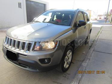 Foto venta Auto Seminuevo Jeep Compass 4x2 Latitude (2014) color Gris precio $220,000