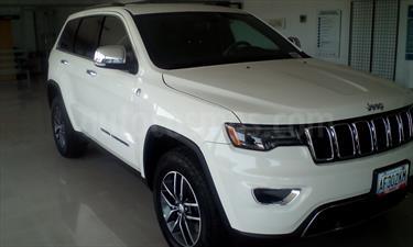 Jeep Grand Cherokee Limited 4.7L Aut 4x4 usado (2017) color Blanco precio u$s39.200