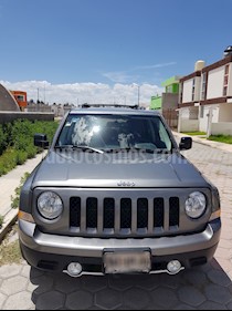 Foto venta Auto Seminuevo Jeep Liberty Limited 4x2 (2013) color Gris Grafito precio $165,000