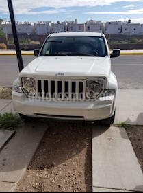 Foto venta Auto usado Jeep Liberty Sport 4x2 Piel (2010) color Blanco precio $157,000