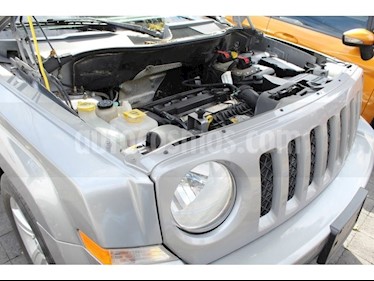 foto Jeep Patriot 4x2 Sport usado (2016) color Titanio precio $254,900