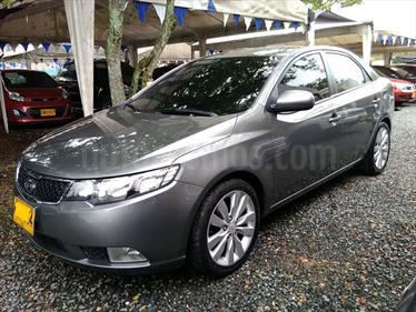foto KIA Cerato Forte 1.6L usado (2011) color Gris precio $33.000.000