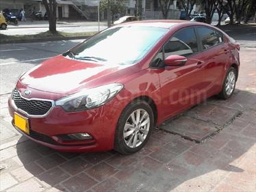 foto KIA Cerato Pro 1.6L usado (2015) color Rojo precio $56.000.000