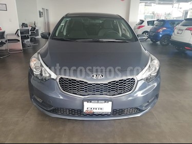 Foto venta Auto Seminuevo Kia Forte LX Aut (2016) color Azul Electrico precio $199,000