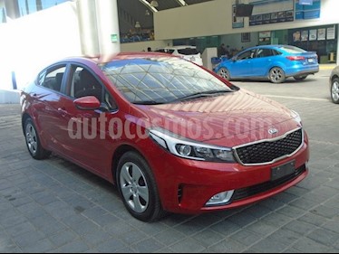 Foto venta Auto Seminuevo Kia Forte LX (2017) color Rojo precio $195,000