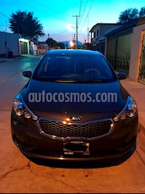 Foto venta Auto Seminuevo Kia Forte SX Aut (2016) color Azul Electrico precio $210,000