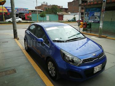 foto KIA Rio Hatchback 1.4 EX Full usado (2013) color Azul Eléctrico precio u$s10,500