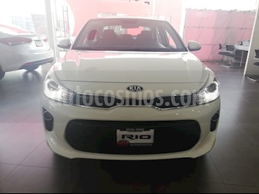 Foto venta Auto Seminuevo Kia Rio Sedan EX (2018) color Blanco precio $255,000