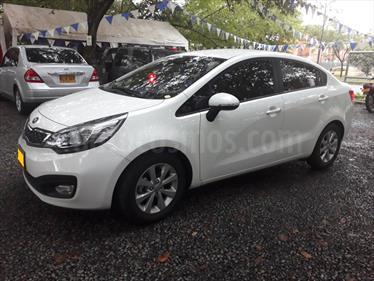 foto KIA Rio 1.4L Spice usado (2015) color Blanco precio $38.500.000