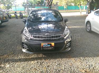 KIA Rio 1.4L usado (2017) color Gris precio $43.500.000