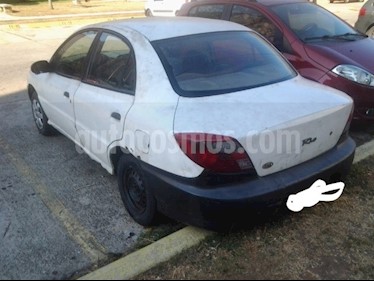 foto Kia Rio Hatch Back LS Sinc. 1.5 usado (2002) color Blanco precio u$s650