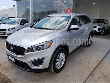Foto venta Auto Seminuevo Kia Sorento 2.4L LX (2017) color Plata precio $315,000