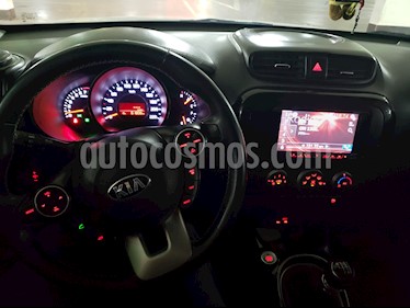 foto Kia Soul 1.6L EX Bi-Color usado (2017) color Blanco precio $10.500.000