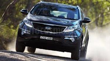 foto Kia Sportage 2.0L 4x2 usado (2015) color A elección precio BoF28.140.000
