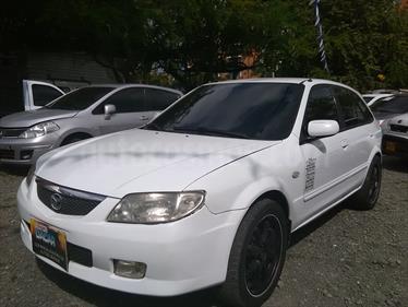foto Mazda Allegro Hatchback usado (2005) color Blanco precio $16.800.000