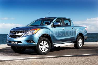 Foto Mazda BT-50 2.6L High 4x4 usado (2015) color Azul Mediterraneo precio BoF45.000.000