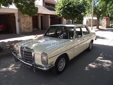 Foto venta Auto Usado Mercedes Benz 230 E (1973) color Beige precio $200.000