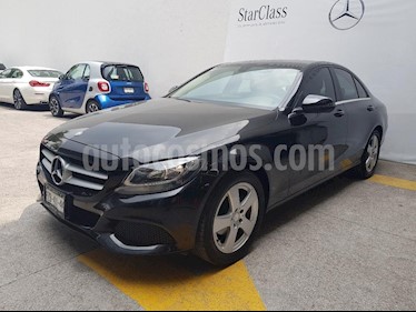 Foto venta Auto Seminuevo Mercedes Benz Clase C 180 CGI (2017) color Negro precio $420,000