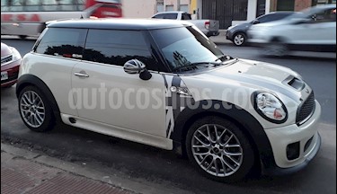 Foto venta Auto Usado MINI Cooper S JCW 3P (2013) color Beige precio $635.000