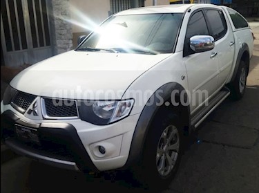 foto Mitsubishi L200 4x4 2.5 High Power CD Full Aut usado (2015) color Blanco precio $850.000