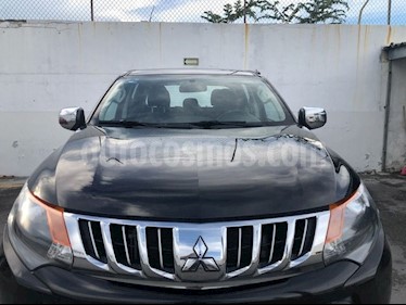 Foto venta Auto Seminuevo Mitsubishi L200 4x4 2.5L DI-D Cabina Doble (2016) color Negro precio $309,999