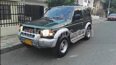 Foto venta Carro Usado Mitsubishi Montero 3.0L 3P (1999) color Verde precio $22.000.000