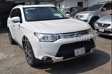 Foto venta Auto Seminuevo Mitsubishi Outlander 2.4L Limited (2015) color Blanco precio $265,000