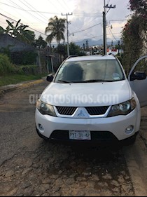 Foto venta Auto Seminuevo Mitsubishi Outlander 3.0L XLS (2008) color Blanco precio $92,000