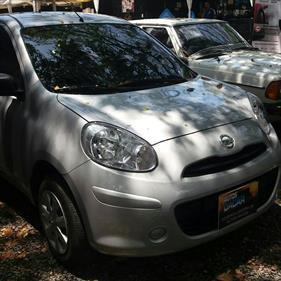 foto Nissan March Sense usado (2018) color Plata precio $34.000.000