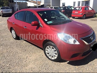 foto Nissan Versa 1.6L Sense usado (2013) color Rojo precio $5.700.000