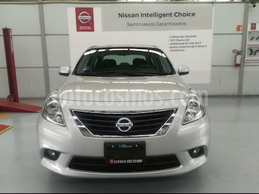 Foto venta Auto Seminuevo Nissan Versa Advance Aut (2013) color Plata precio $149,000