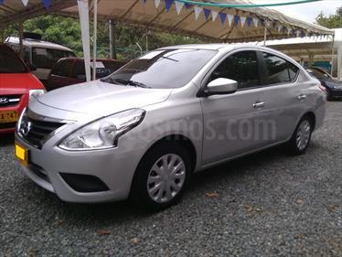 Nissan Versa Sense usado (2016) color Plata precio $40.500.000