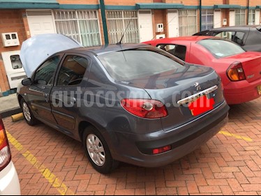 foto Peugeot 207 Compact Sedan 1.4L XR usado (2009) color Gris Fer precio $17.000.000