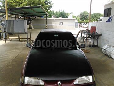 foto Renault 19 1.8 - RT L4 1.8i usado (2001) color Rojo Aden precio u$s14.500.000