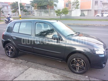 Foto venta Carro usado Renault Clio 1.2L Sport Style (2017) color Gris Cometa precio $26.000.000