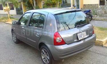 Foto venta carro usado Renault Clio RT (2007) color Marron Topaz precio u$s1.400