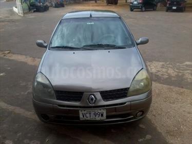foto Renault Clio RT usado (2007) color Gris Roca precio u$s1.200