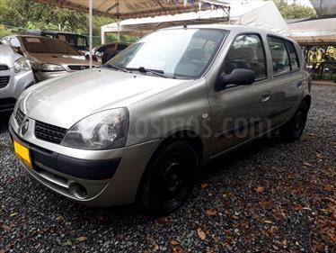 foto Renault Clio RXT usado (2006) color Verde precio $16.800.000