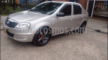 foto Renault Logan 1.4L Familier usado (2011) color Gris Perla precio $18.300.000