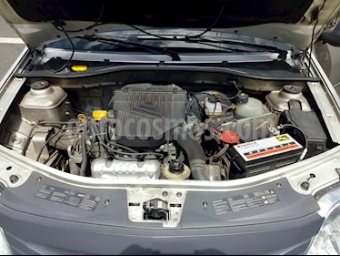 foto Renault Logan 1.4L Familier usado (2014) color Gris Perla precio $18.500.000