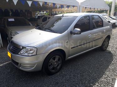foto Renault Logan 1.6 Expression AA Mec 4P usado (2016) color Gris precio $27.500.000