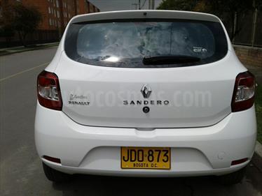 foto Renault Sandero 1.6 Authentique AA Mec 5P usado (2017) color Blanco Ártico precio $30.000.000