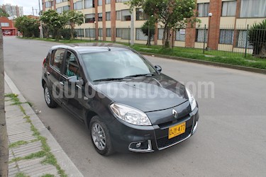 foto Renault Sandero 1.6 Dynamique Mec 5P usado (2016) color Gris Cometa precio $30.500.000