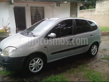 Foto venta carro usado Renault Scenic Sinc. 1.6 (2002) color Gris precio u$s1.200
