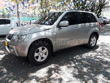 foto Suzuki Grand Vitara 2.4 GLX Sport 5P usado (2009) color Gris precio $36.500.000