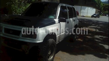 Foto venta carro usado Suzuki VITARA xl (2002) color Blanco precio u$s1.400