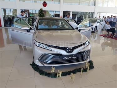 Foto Toyota Camry 3.5 V6 Aut usado (2020) color Gris Plata precio u$s58.900
