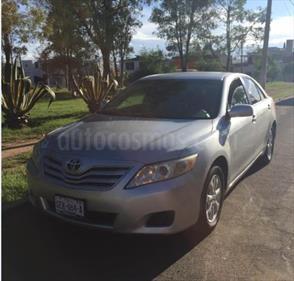 Foto venta Auto Seminuevo Toyota Camry LE 2.5L (2010) color Plata precio $145,000